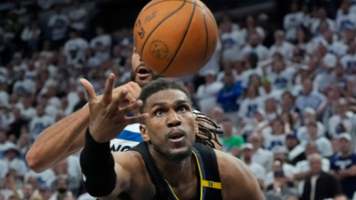 언더독의 반란이 일어났다! NBA 역사상 처음으로 모든 하위 시드 팀이 플레이오프 2라운드 1차전에서 승리하는 이변이 발생