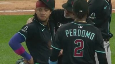 돌아가신 어머니 건드린 '패드립' 관중에 MLB 선수 눈물 펑펑...선 넘은 팬 '즉시 퇴장'