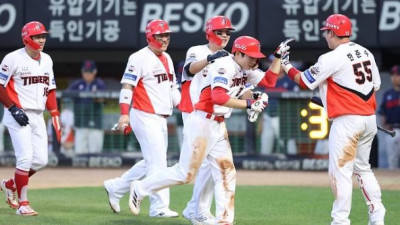KIA 타이거즈, 롯데를 상대로 13-0 대승! 한화 1위 도전의 가장 강력한 경쟁자로 재도약